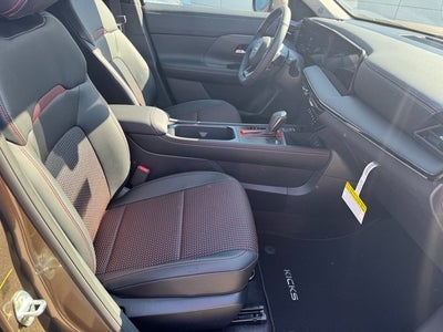 2025 Nissan Kicks SR