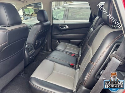 2019 Nissan Pathfinder SL