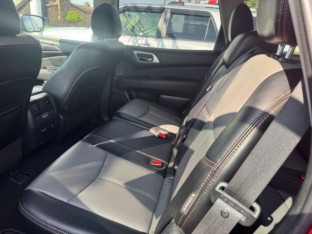 2019 Nissan Pathfinder SL