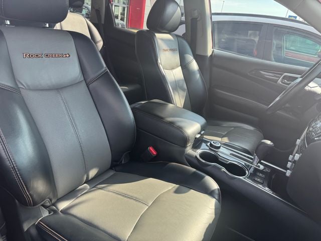 2019 Nissan Pathfinder SL