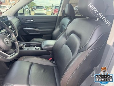 2022 Nissan Pathfinder SL