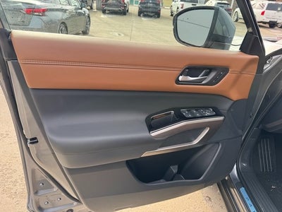 2025 Nissan Pathfinder Platinum