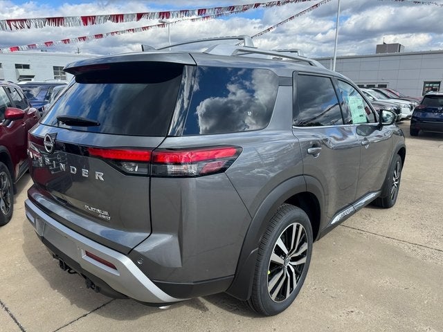 2025 Nissan Pathfinder Platinum