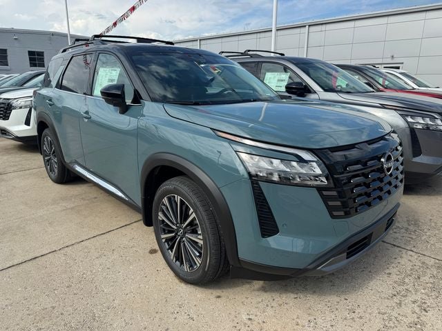 2026 Nissan Pathfinder Platinum 4WD's photo