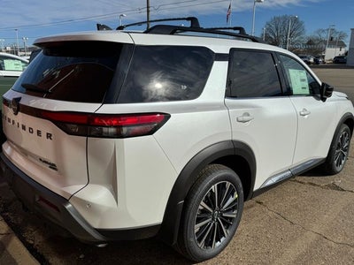 2026 Nissan Pathfinder Platinum