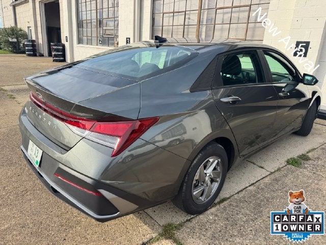 2025 Hyundai Elantra SE